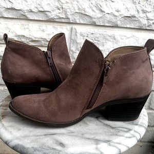 American Eagle booties size 5 1/2